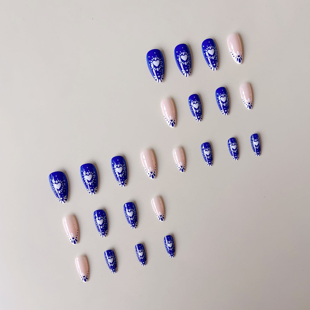 Creative nail set with flower and heart designs Bowlift