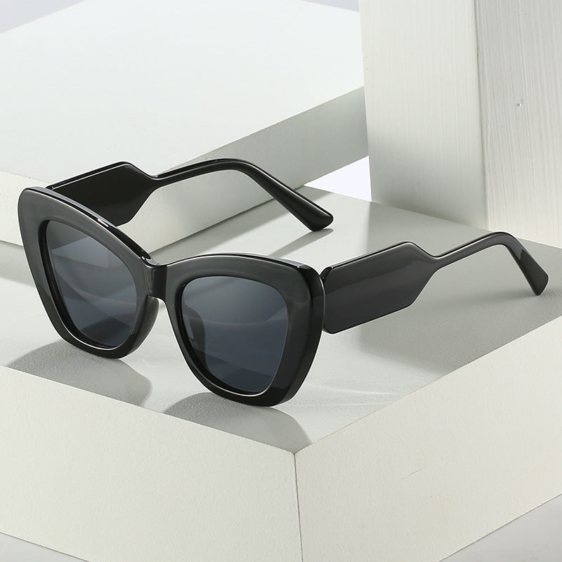 Fashion-Forward Geometric Frame Sunglasses Bowlift
