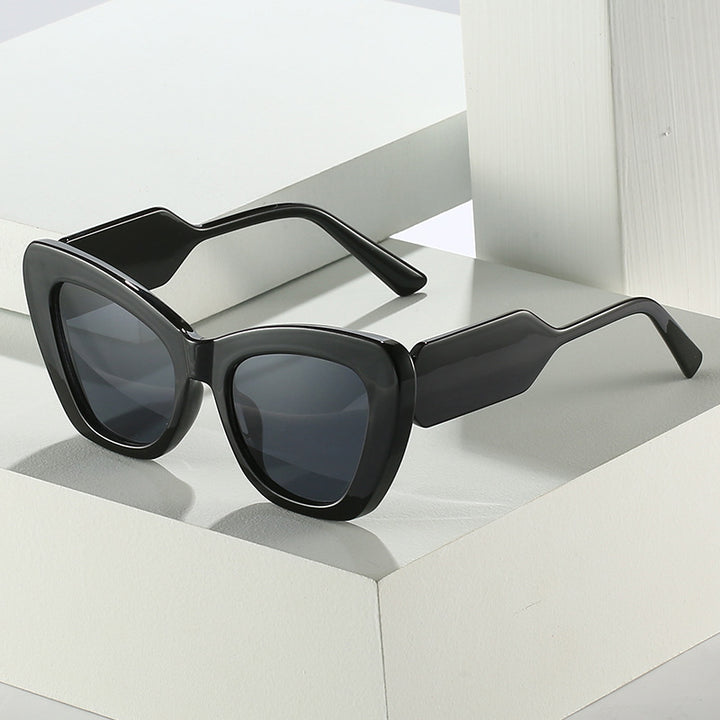 Fashion-Forward Geometric Frame Sunglasses Bowlift