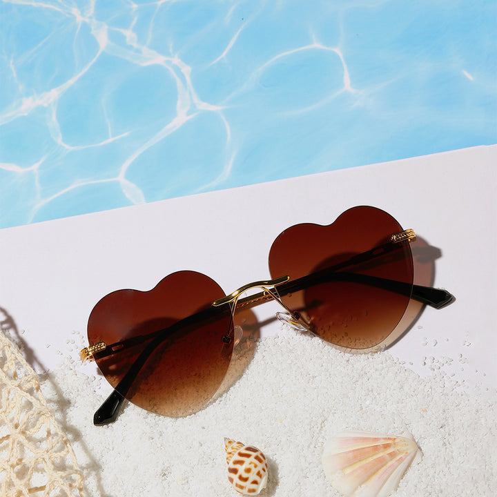 Ladies trendy heart sunglasses with mirrored lenses Bowlift