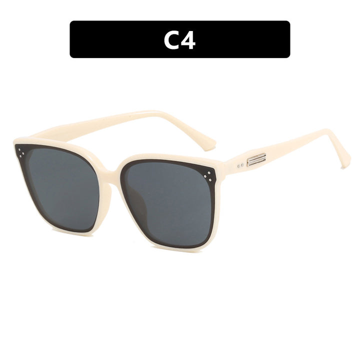 Women's modern oversized sunglasses with elegant, wide frame Bowlift