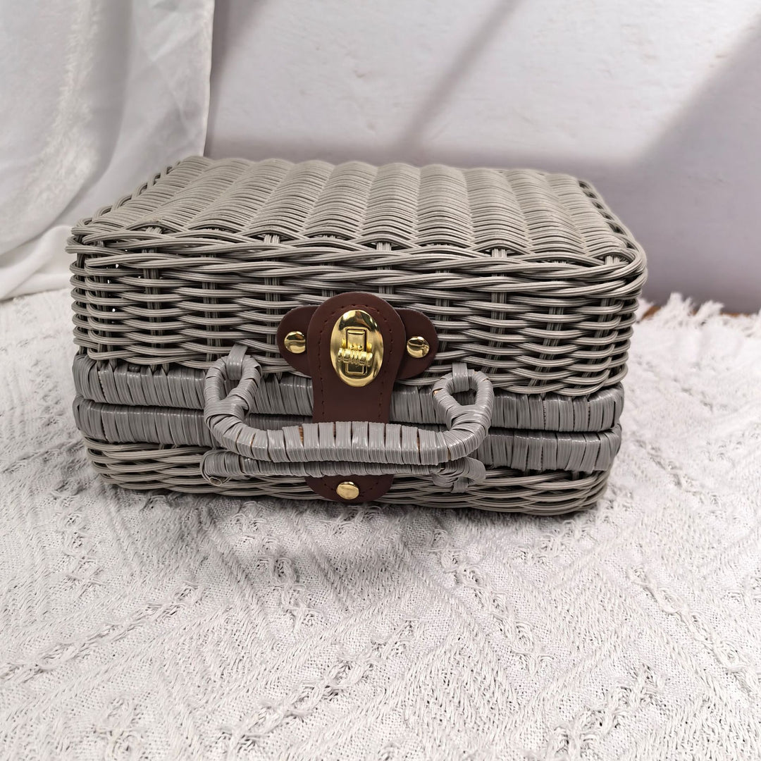 Ladies elegant and stylish cosmetic case Bowlift