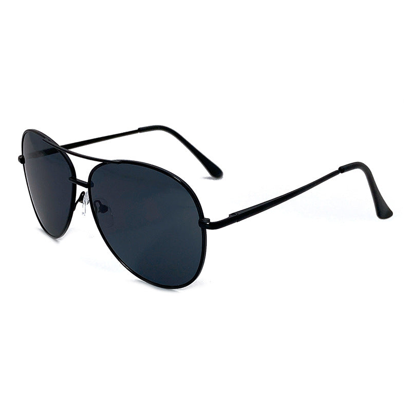 Sunglasses in Modern Pilot Style Bowlift