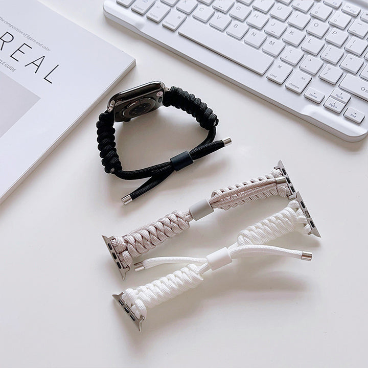 Sporty wristband with practical device loop Bowlift