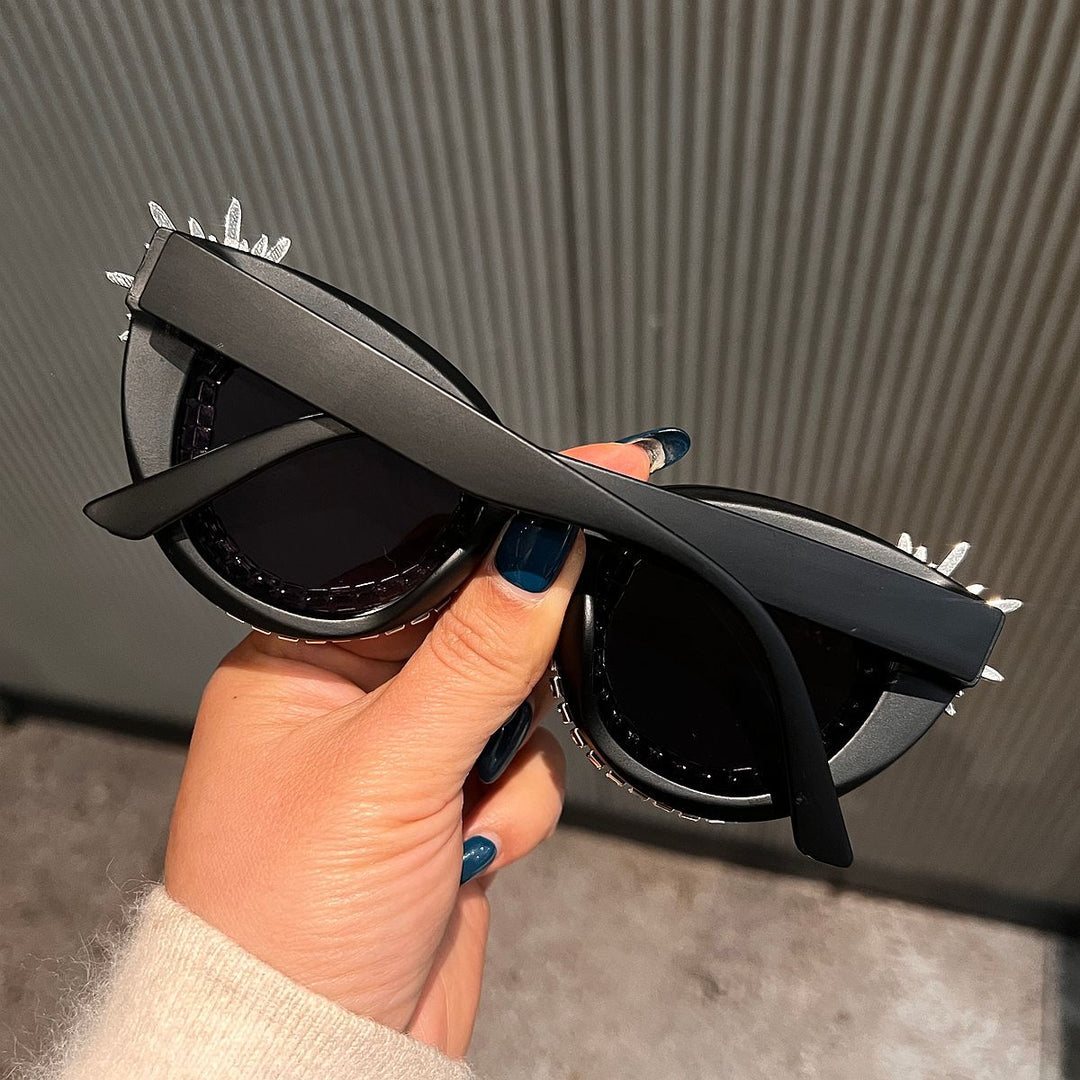 Ladies sunglasses with sparkling crystal embellishment Bowlift