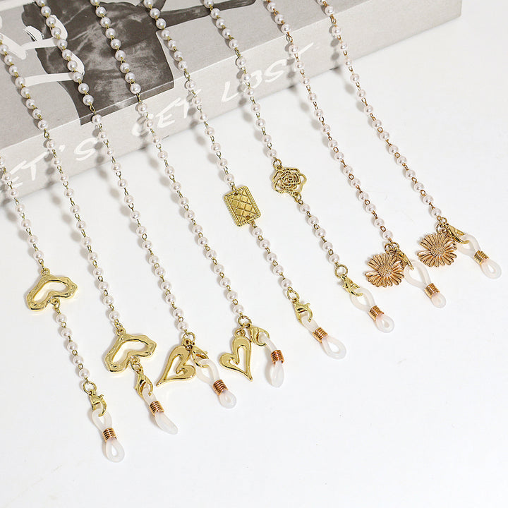 Heart-Shaped Beaded Eyewear Chain Bowlift