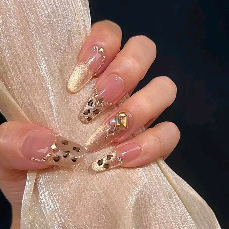 Glamorous Animal Print Press-On Nails Bowlift