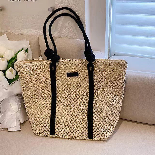 Large Shoulder Bag Made of Sustainable Material Bowlift