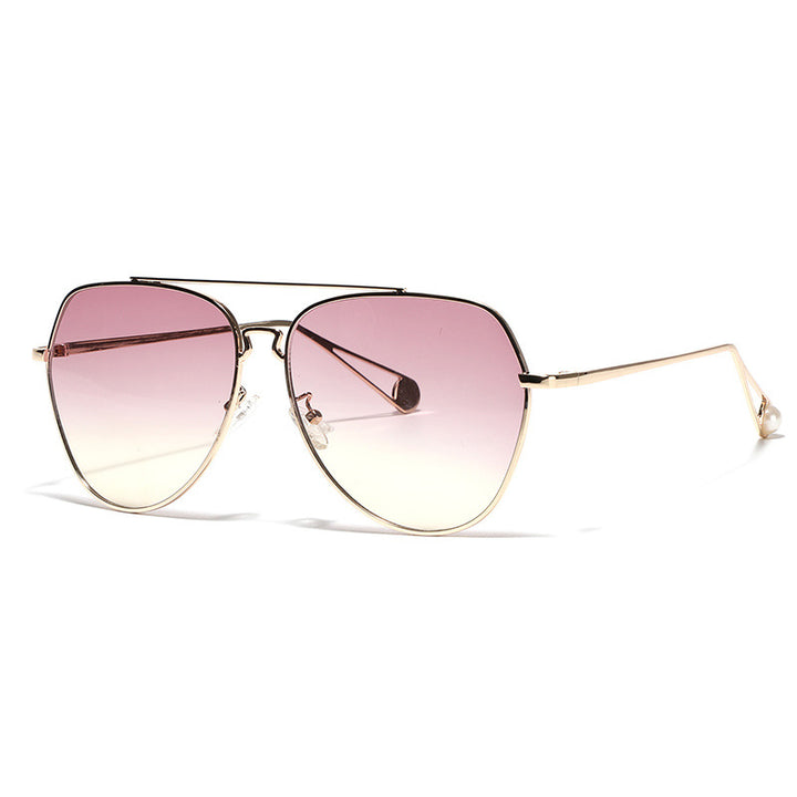 Ladies fashionable sunglasses in stylish, elegant design Bowlift