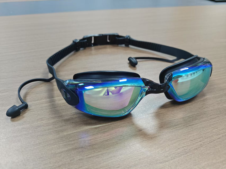 Swim goggles with UV protection and anti-fog Bowlift
