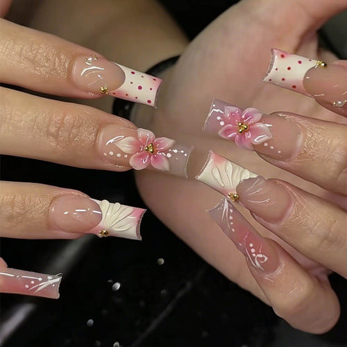 Artistic Press-On Nail Art Kit with Floral Designs Bowlift
