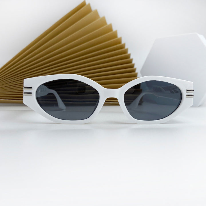 Women's Cat-Eye Sunglasses in stylish design with sturdy frame Bowlift