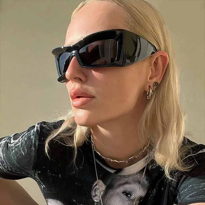 Women's Sport Sunglasses with Ergonomic Design and UV Protection Bowlift