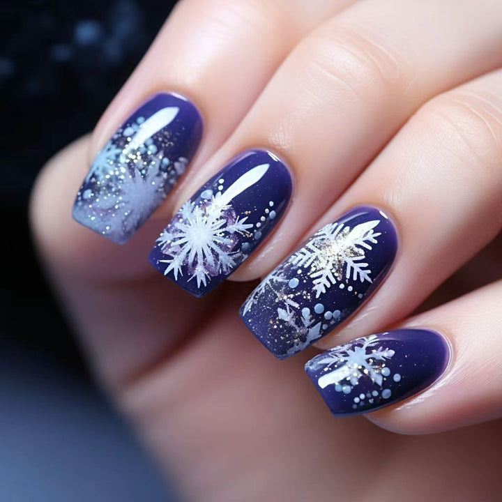 Winter-Themed Elegant Nail Art Bowlift