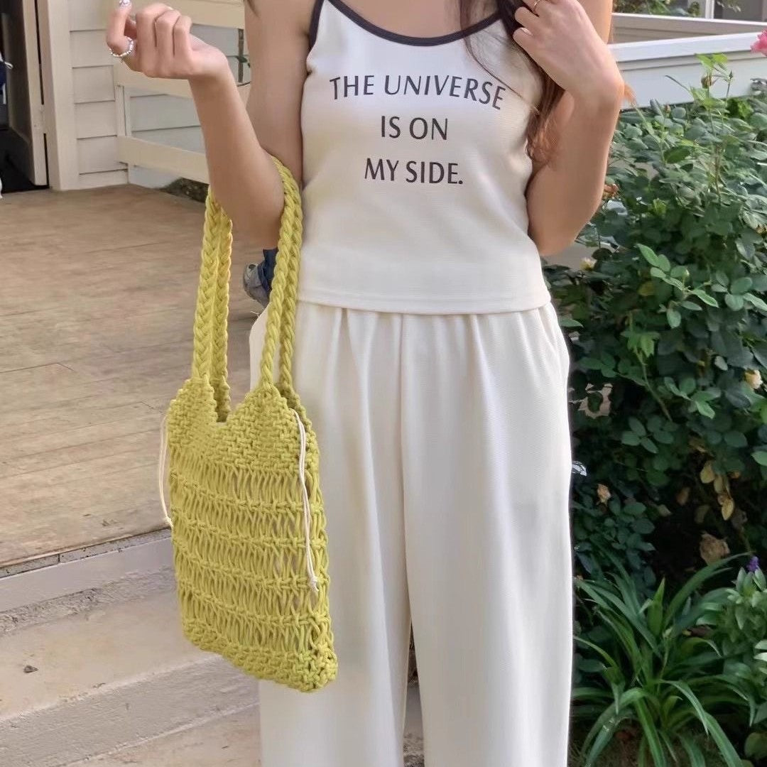 Hand-knotted shoulder bag with fine mesh design Bowlift