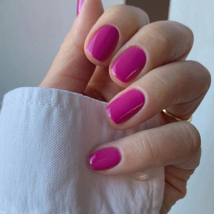 Creative Nail Art with Elegant High Gloss Finish Bowlift