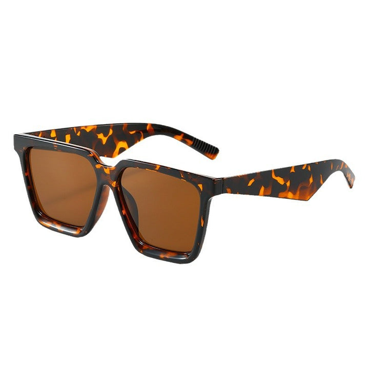 Women's fashionable sunglasses in striking square design Bowlift