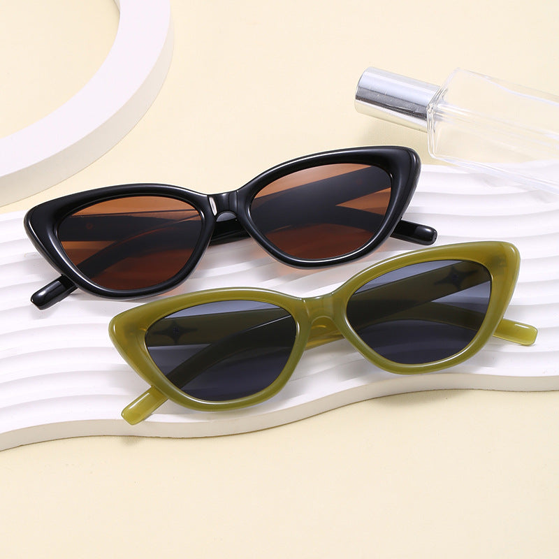 Ladies Cat-Eye Glasses with stylish design Bowlift