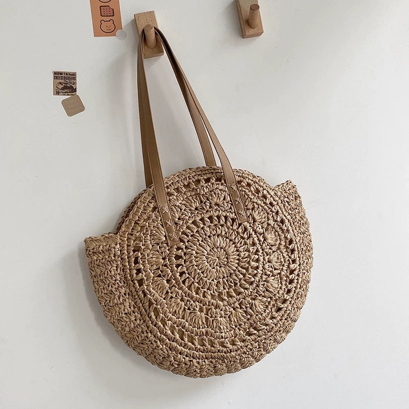 Handcrafted straw shoulder bag with unique design Bowlift