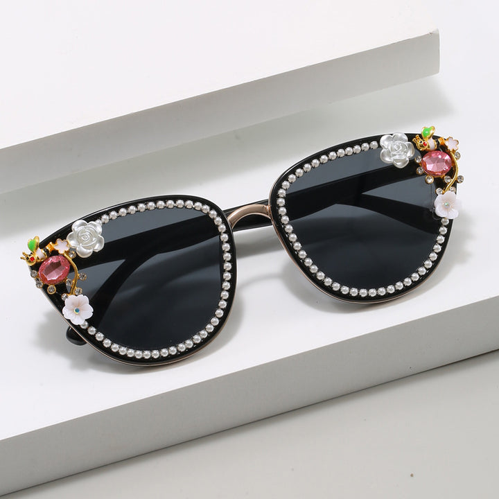 Ladies Glamorous Cat-Eye Sunglasses with Floral Decorations Bowlift