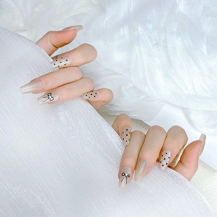 Stylish Press-On Nails Bowlift