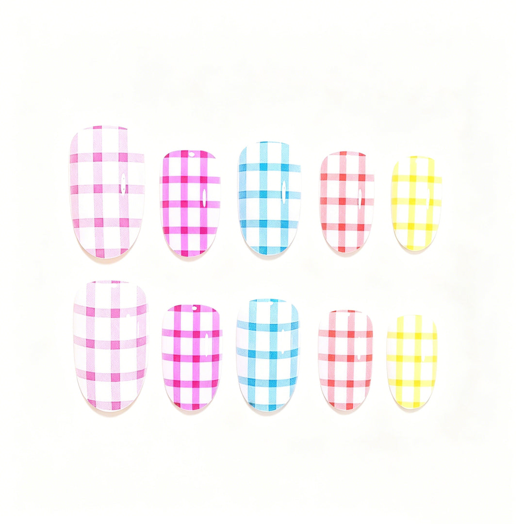Artistic Press-On Nail Tips with Checkered Design Bowlift