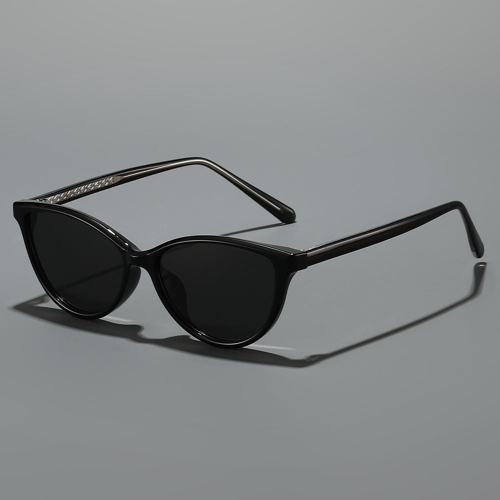 Women's Cat-Eye Sunglasses with Stylish Accents Bowlift