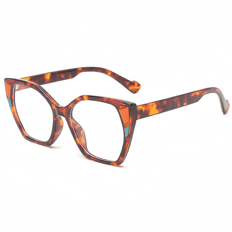 Women Eyewear with extravagant Cat-Eye design Bowlift