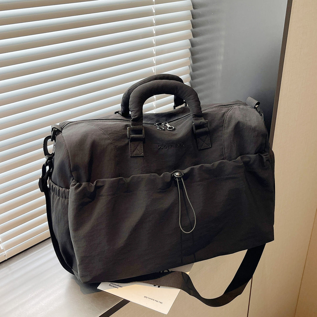 Versatile Urban Travel Duffel Bowlift