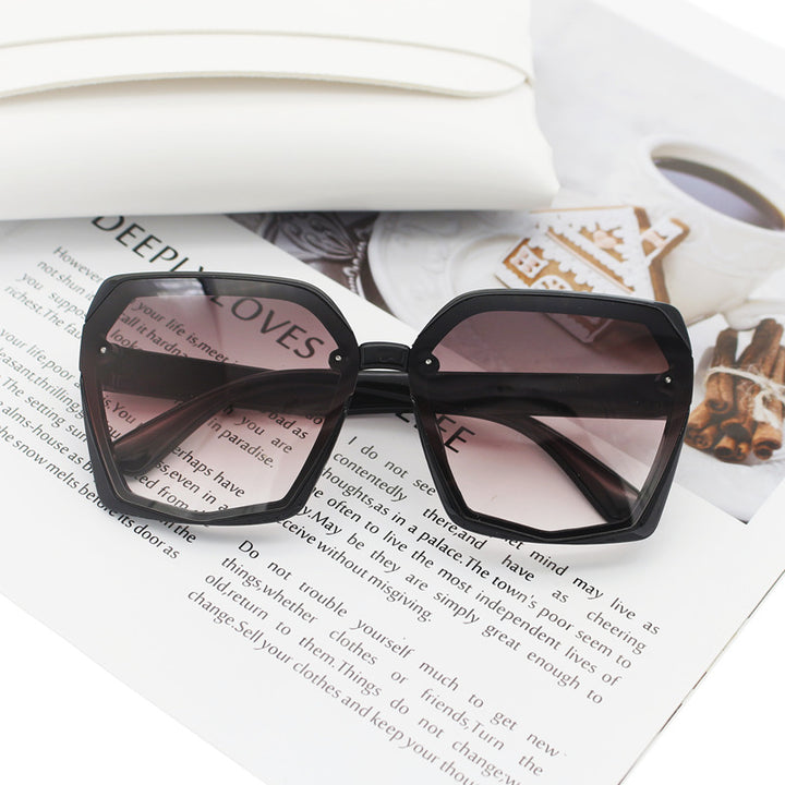 Ladies Designer Sunglasses in Elegant Hexagon Design Bowlift