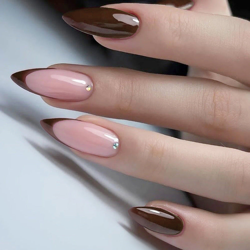 Artificial nail set with glamorous high gloss designs Bowlift