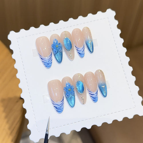 Artificial nails with exquisite flower and glitter patterns Bowlift