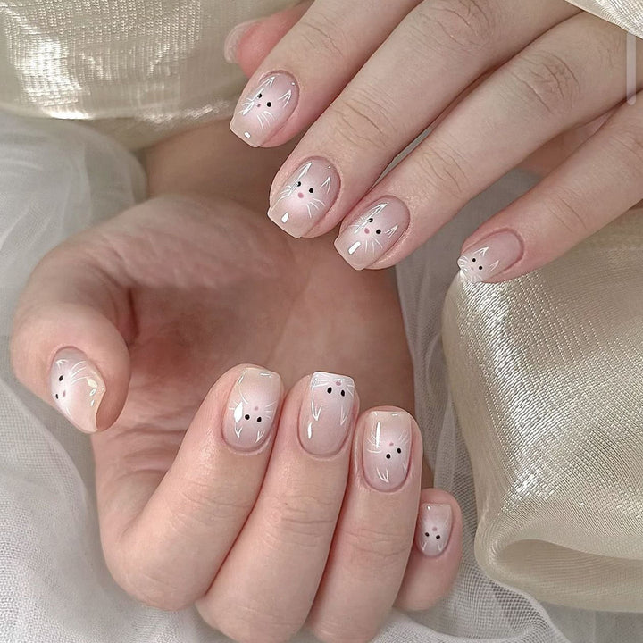 Artificial nails with glamorous rhinestone decorations Bowlift
