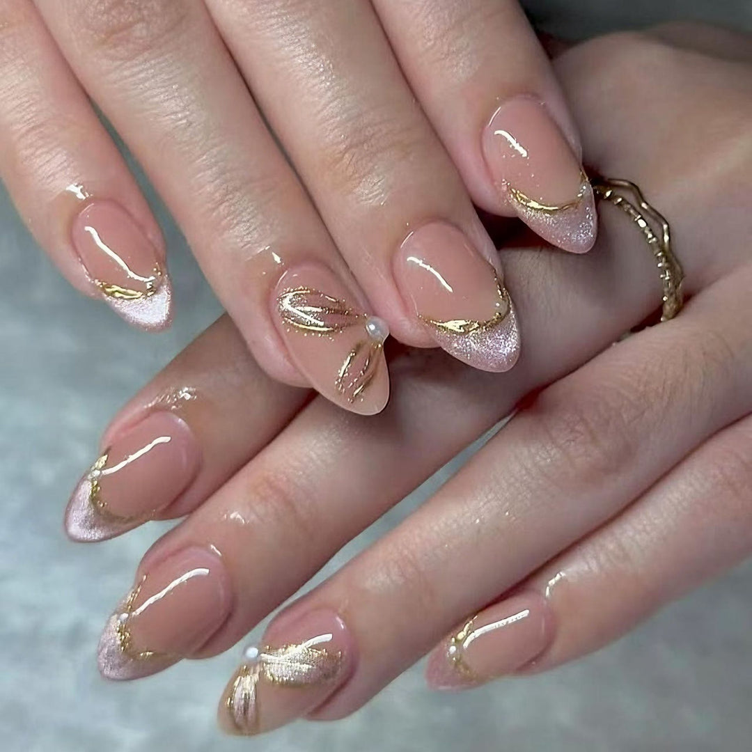 Glamorous Press-On Nail Set with Decorative Accents Bowlift