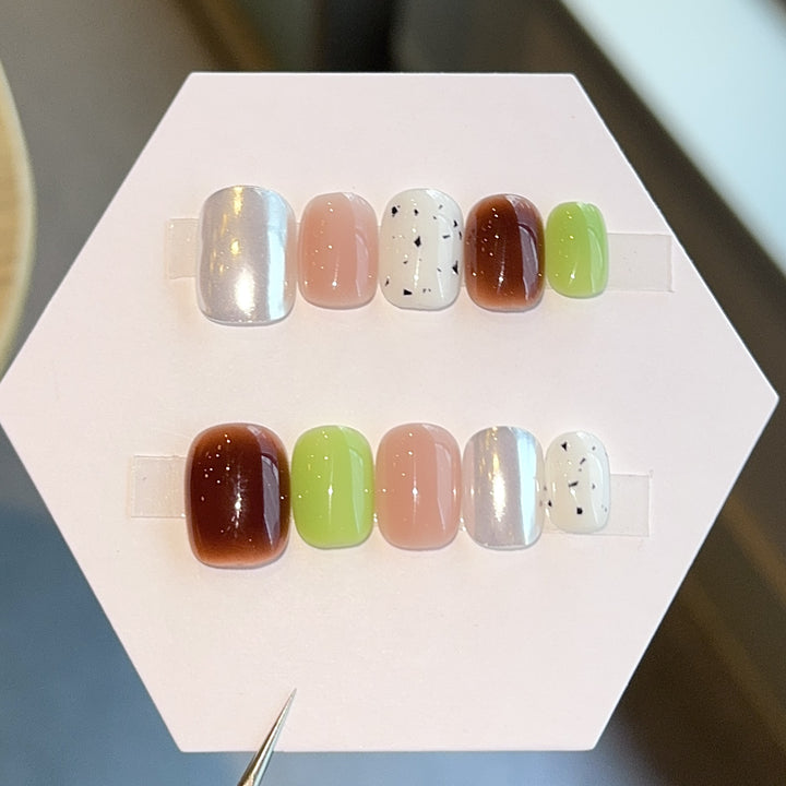 Artificial nails with modern design and varied accents Bowlift