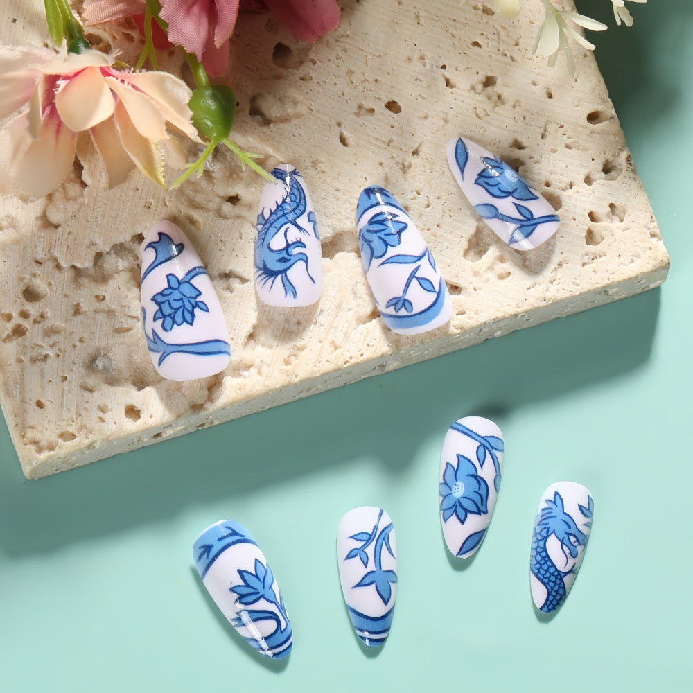 Artificial nails in floral and maritime design Bowlift