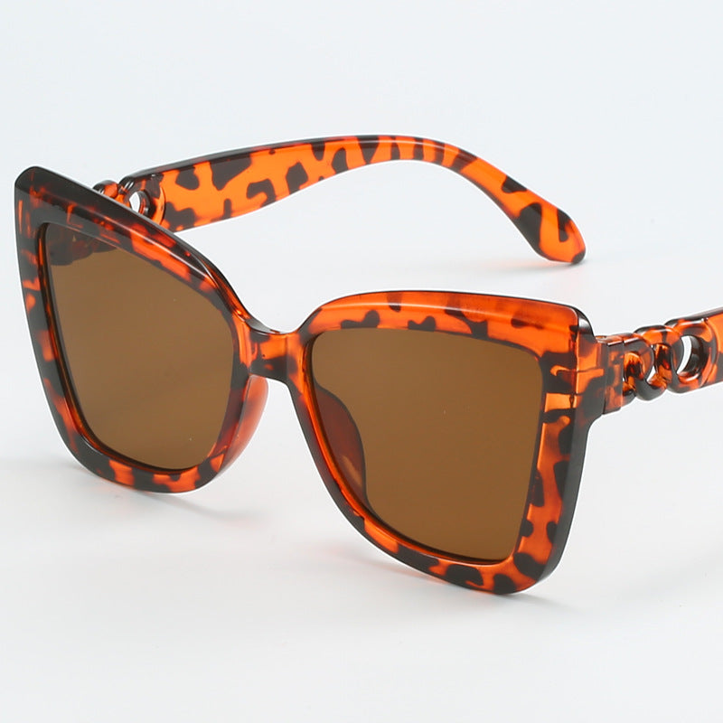 Ladies modern cat-eye sunglasses with clear frame and UV protection Bowlift