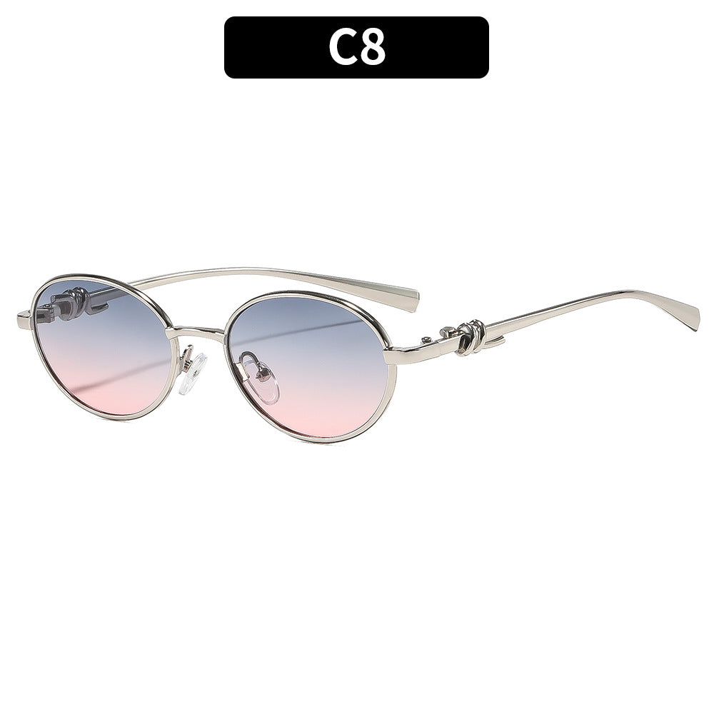 Retro-Inspired Oval Frame Sunglasses