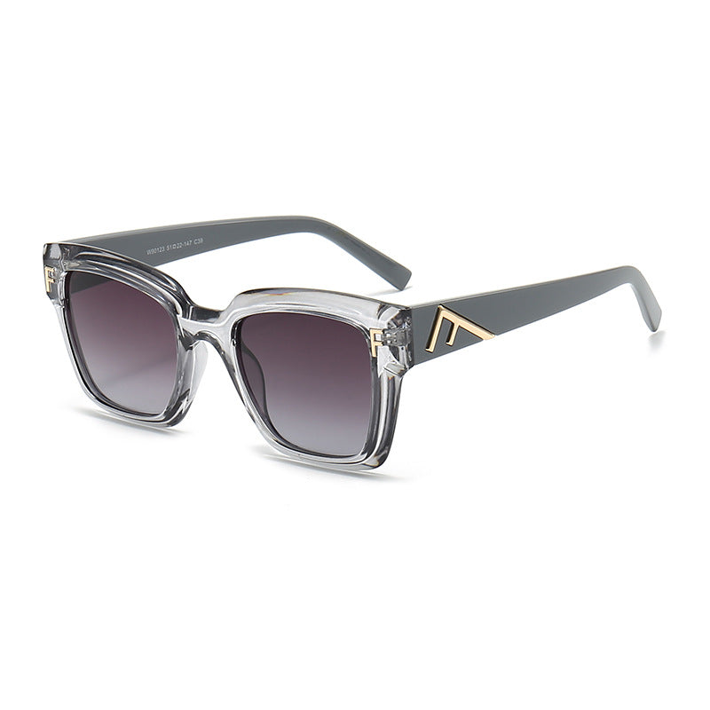 Ladies fashionable square sunglasses with gold details Bowlift