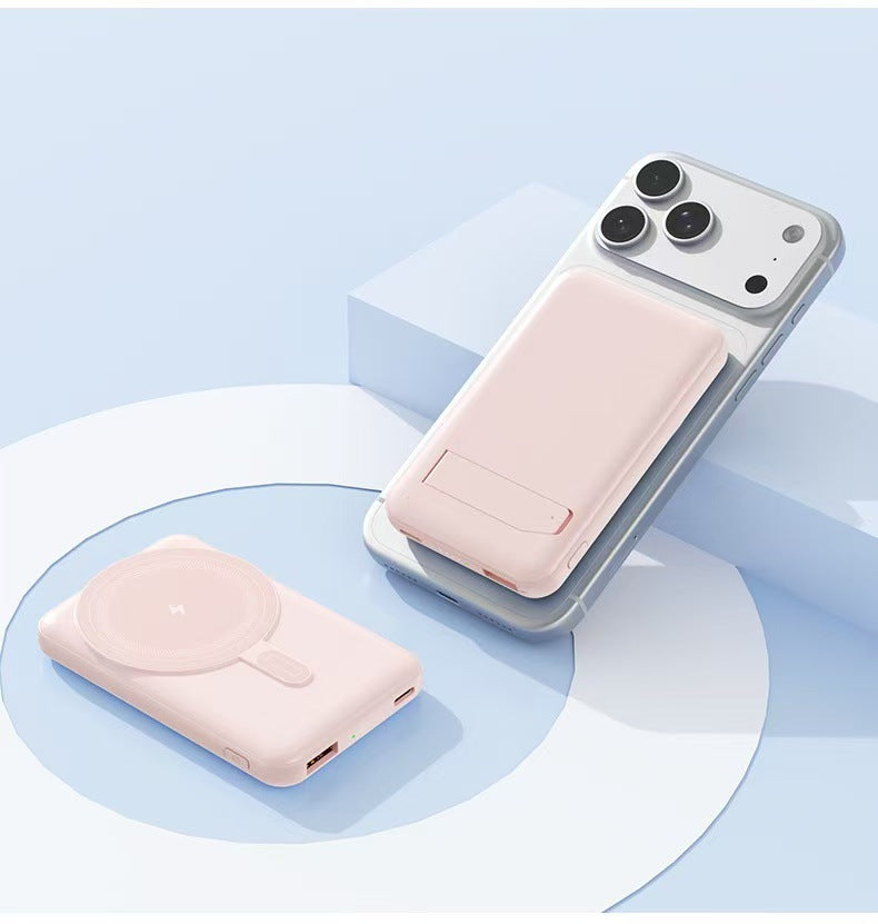 Power bank with wireless charger by Bowlift