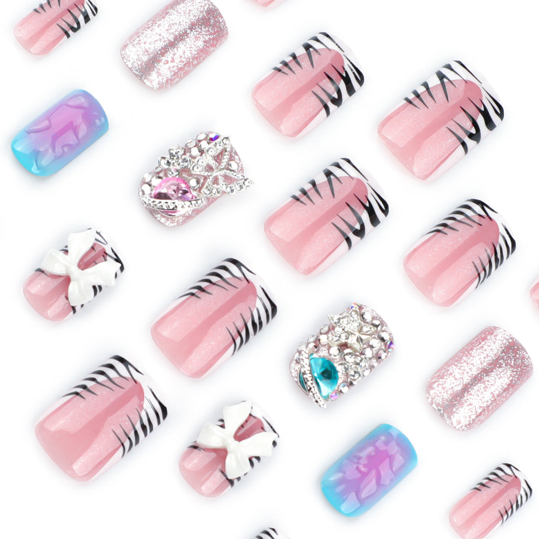 Artistic Nail Art with Glitter and 3D Details Bowlift