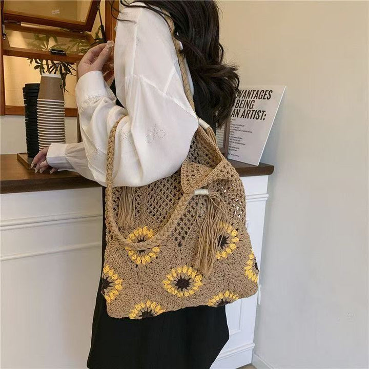 Stylish and Spacious Shopping Bag Bowlift