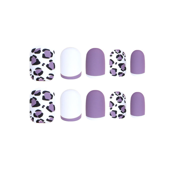 Glamorous nail art with elegant leopard patterns and gradient Bowlift