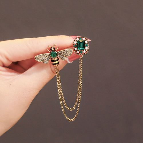 Elegant Bee-Inspired Brooch Bowlift