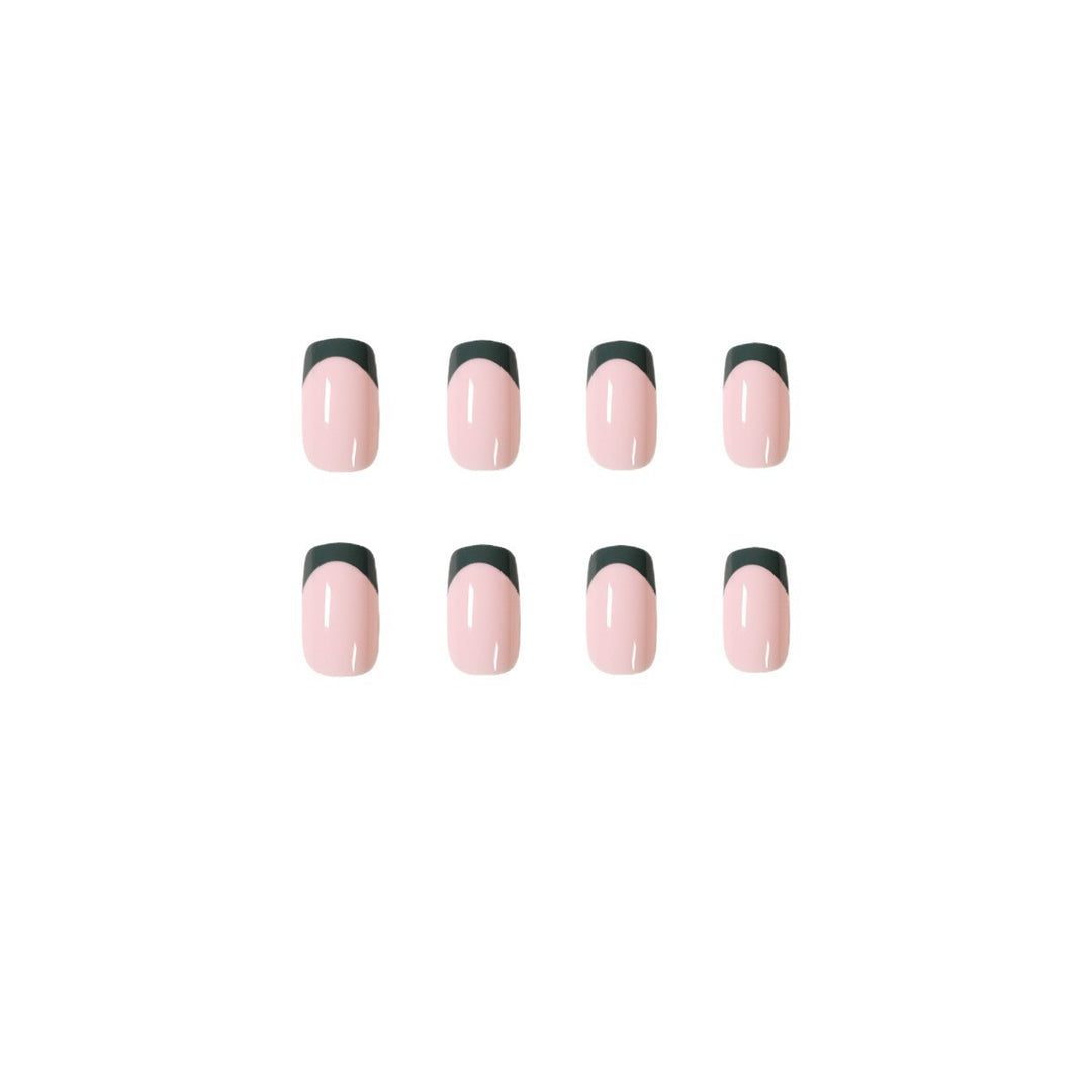 Artistic nail art with elegant gradient and lace accents Bowlift