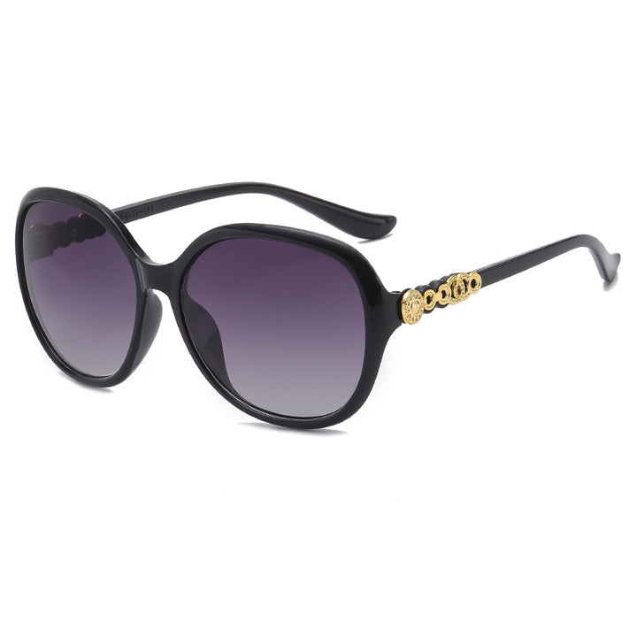 Women's oversized sunglasses with trendy tortoiseshell pattern and elegant frame accents Bowlift