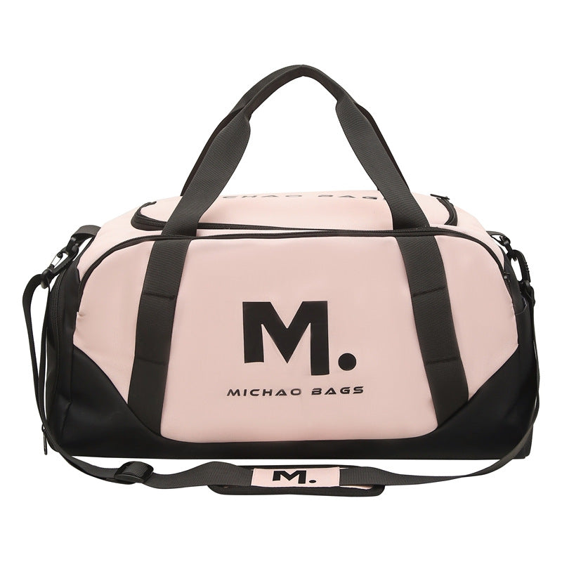 Sporty travel bag with reinforced material Bowlift