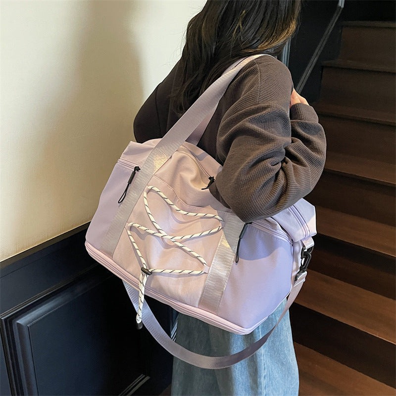 Sporty Shoulder Bag With Practical Organizer Bowlift