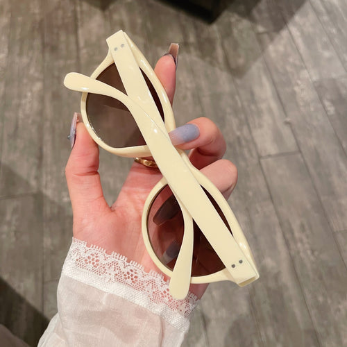 Ladies stylish sunglasses in trendy retro design Bowlift