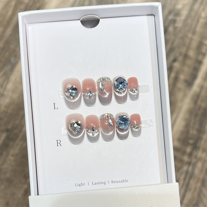 Reusable Rhinestone-Embellished Press-On Nail Set Bowlift